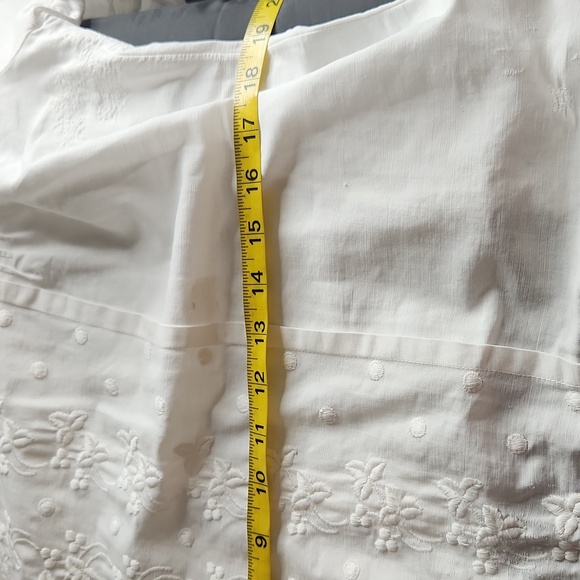 Antique 1900s white embroidered Milkmaid button back Prairi Fantasy blouse - Picture 10 of 12